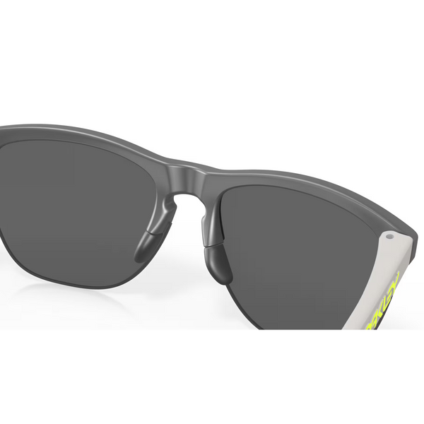 Сонцезахисні окуляри Oakley Frogskins Lite Matte Dark Grey/Prizm Black 0888392606167 фото