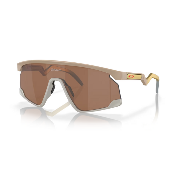 Сонцезахисні окуляри Oakley BXTR Patrick Mahomes II Collection Matte Terrain Tan/Prizm Tungsten 0888392614834 фото