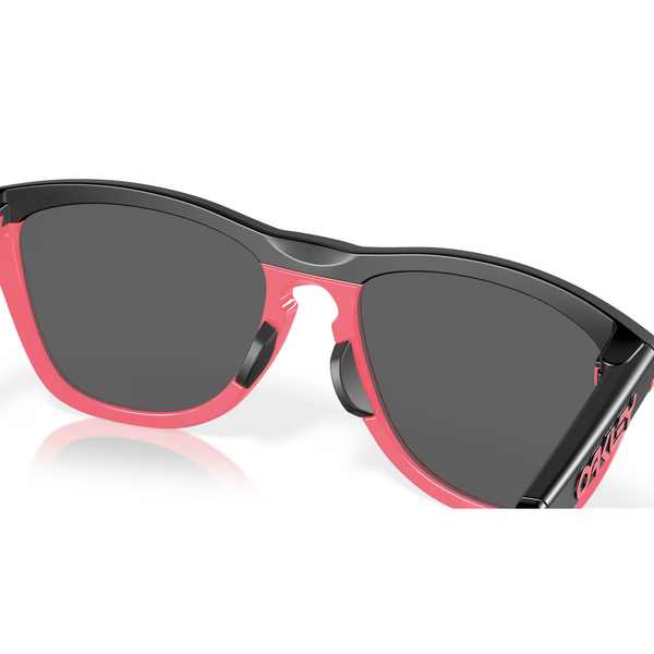 Сонцезахисні окуляри Oakley Frogskins Hybrid Matte Black/Neon Pink/Prizm Black 2200000182722 фото